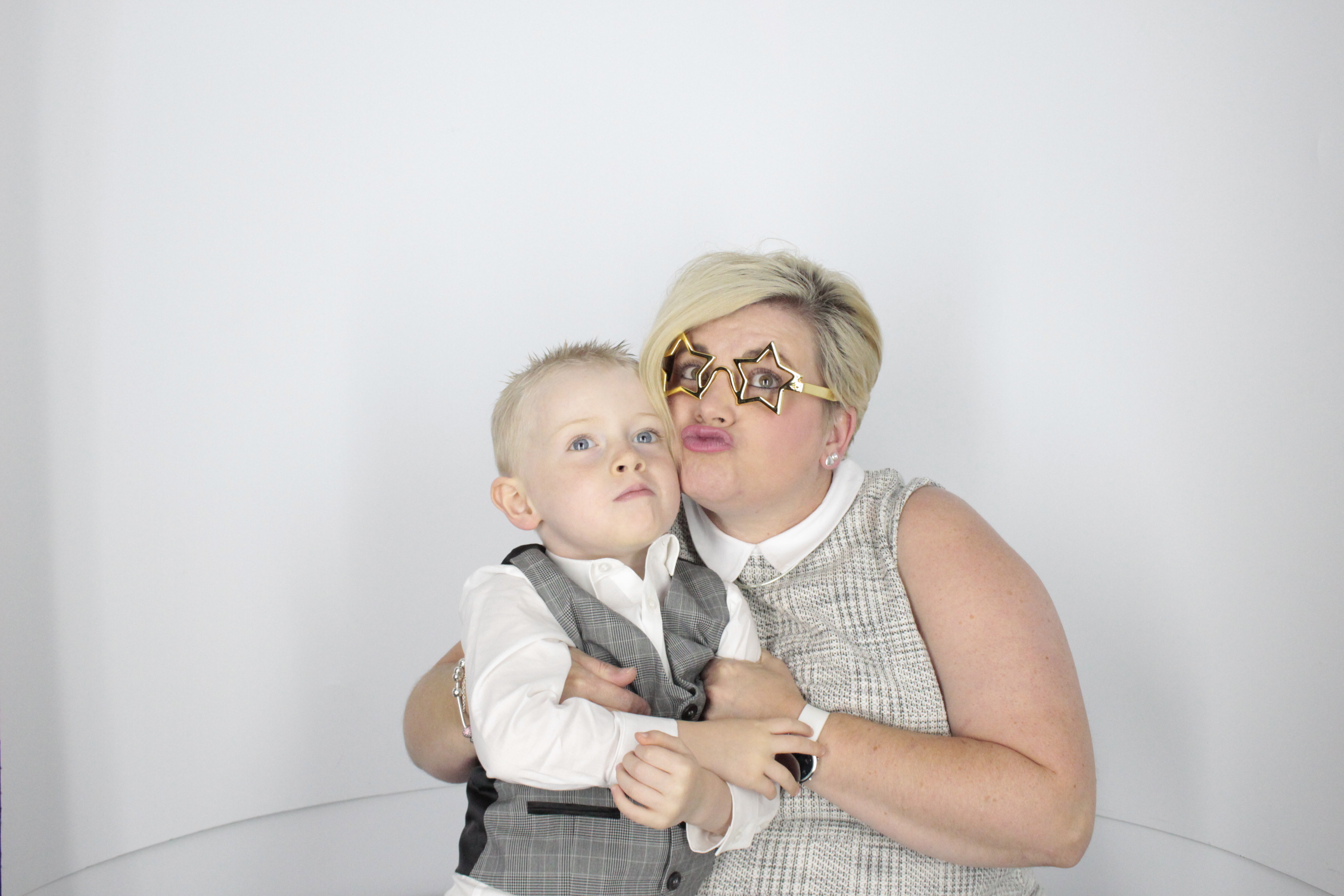 Emma & Karl's Wedding | View more photos from the event at gallery.myphotoboothexperience.co.uk/u/MyPhotoBoothExperienceLtd/Emma-Karls-Wedding